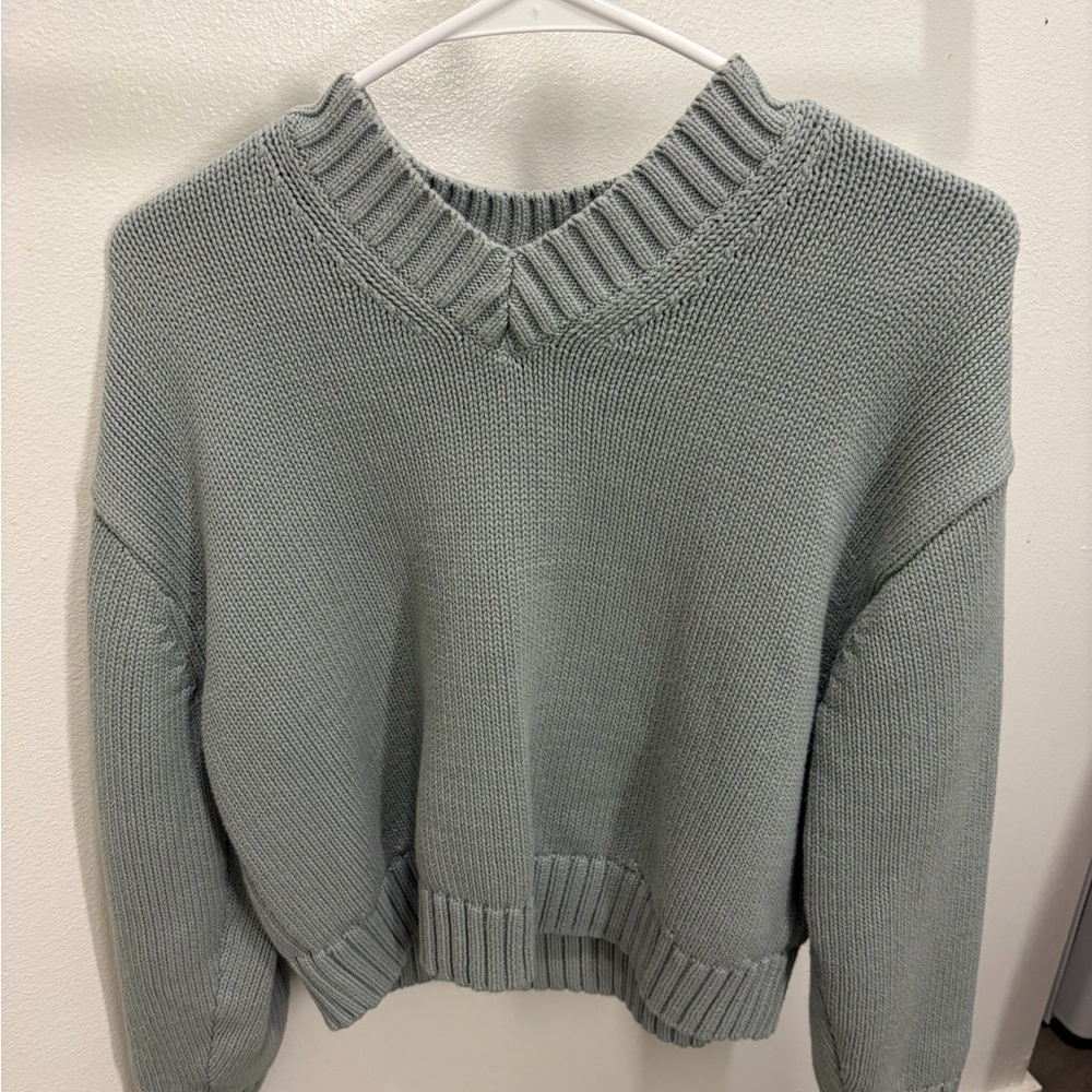 GAP 100% Cotton V-Neck Knit Sweater in Sage Green